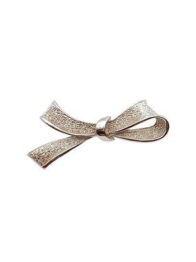 Vintage Textured Silver-Tone Bow Brooch Pin Elegant Retro Ribbon Design Timeless